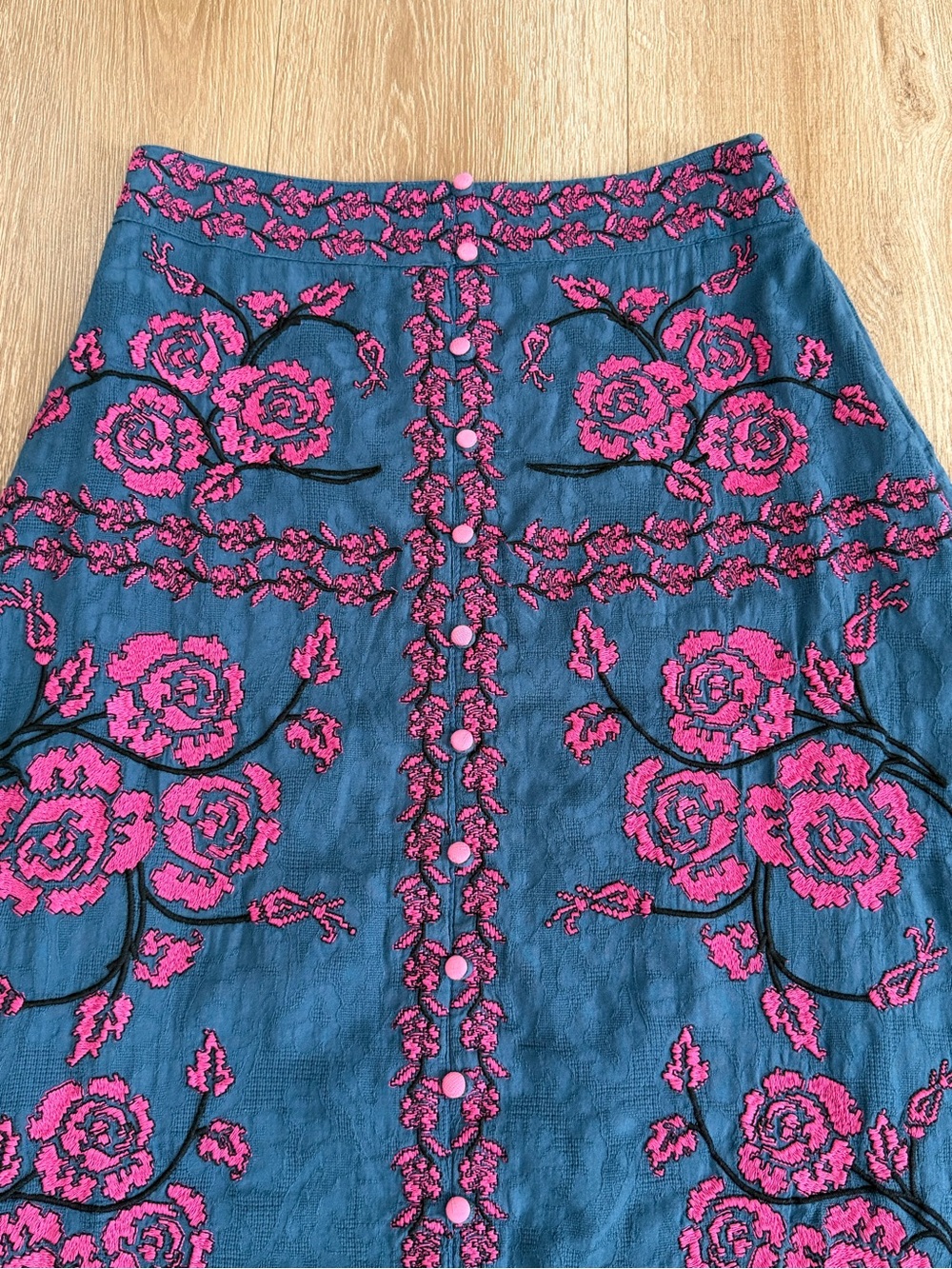 Anthropologie Embroidered Floral Midi Skirt Size 4 - Picture 2 of 15